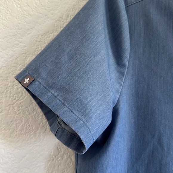 FIGS Special Edition Women’s Casma Three-Pocket Top Heather Indigo/Cement - Picture 5 of 9